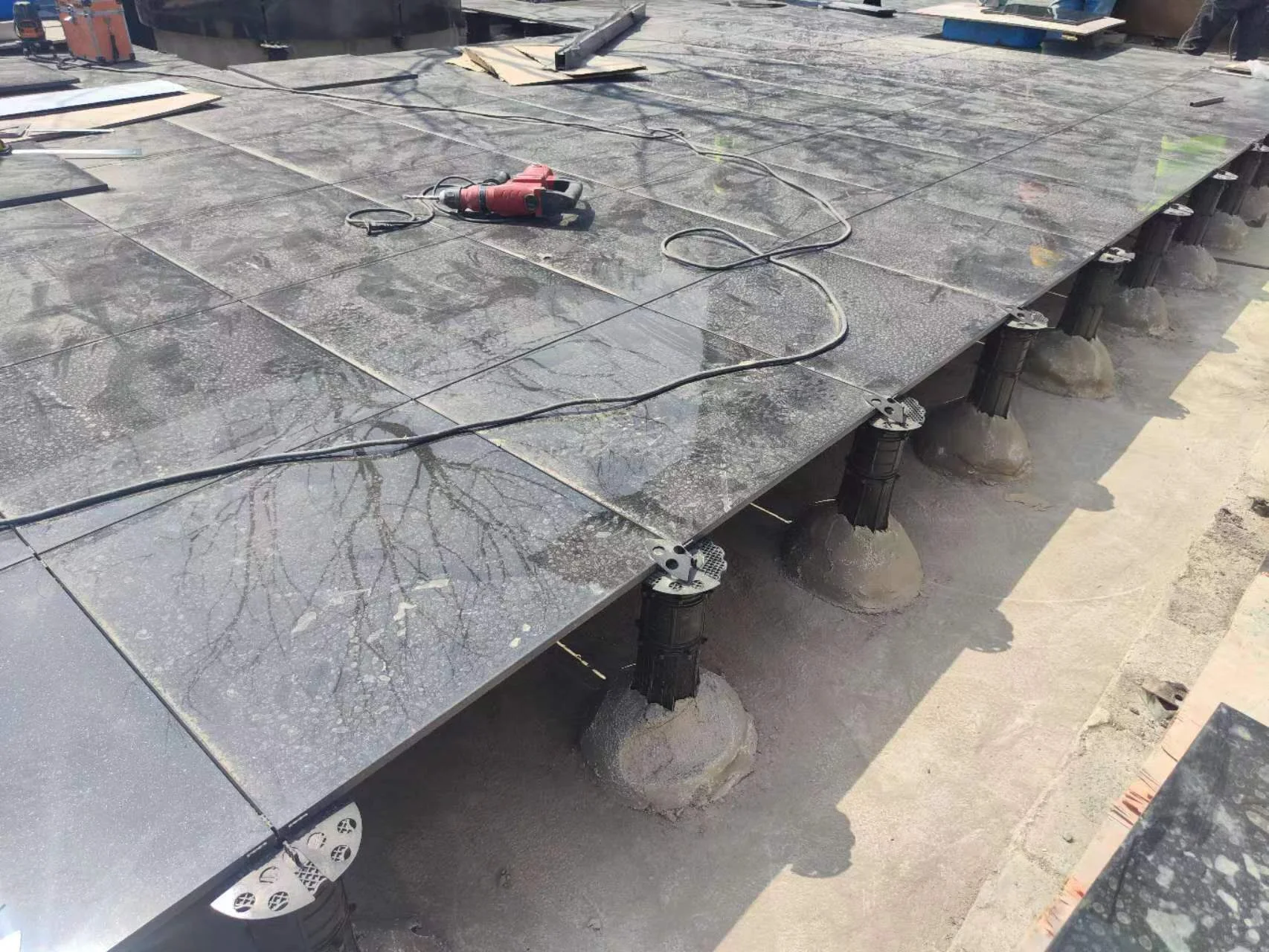 Changzhou Evergrande Residence - Homedin pedestal installation
