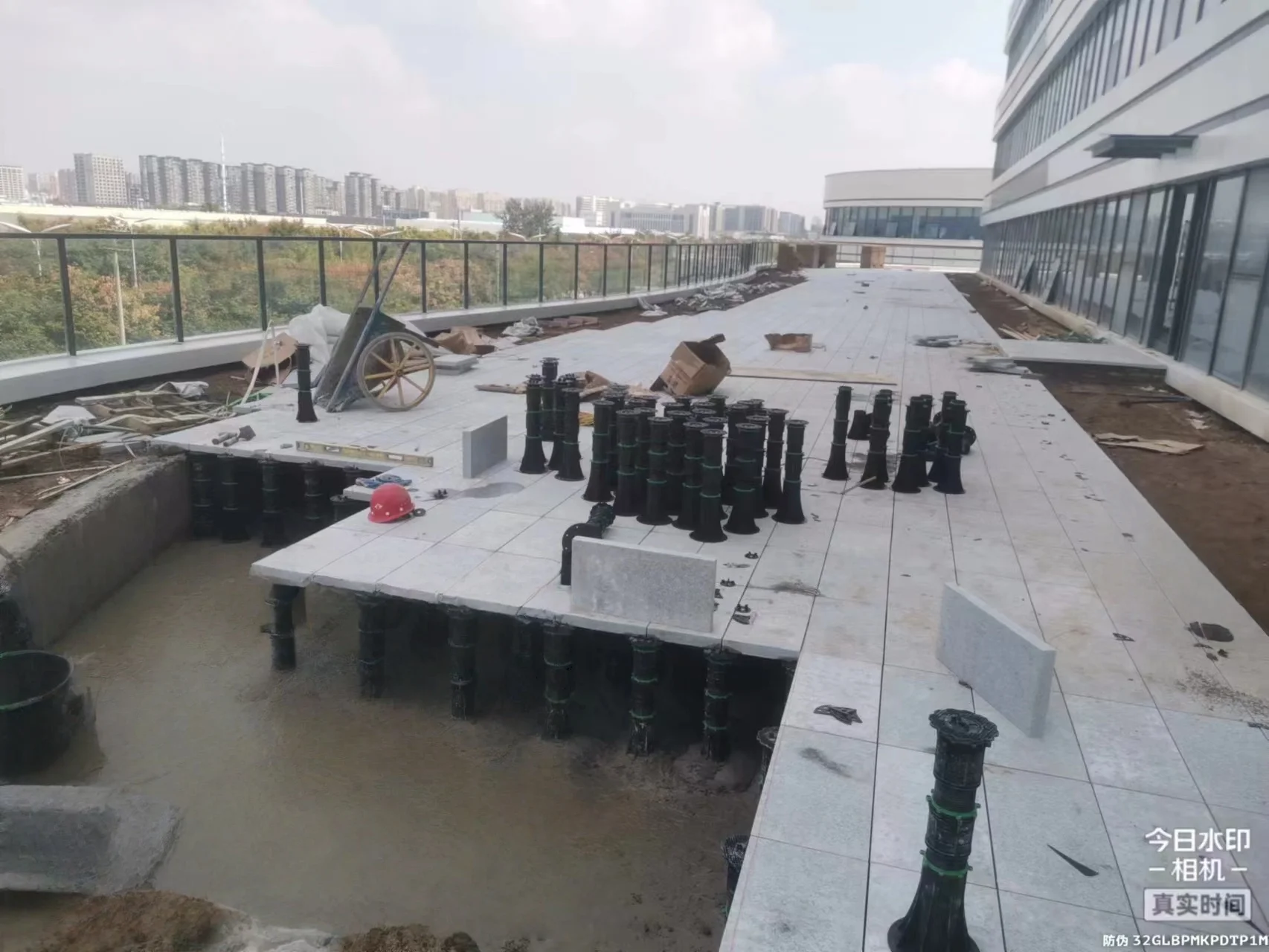 Xi'an Civil Aviation — raised tile support